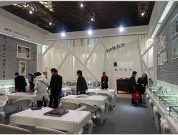 展柜定做與批發(fā) 日朗展覽展柜的價格、規(guī)格與專業(yè)服務全解析
